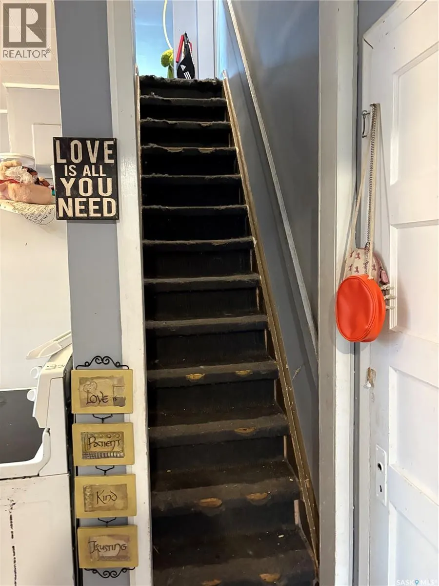 163 Duncan STREET W