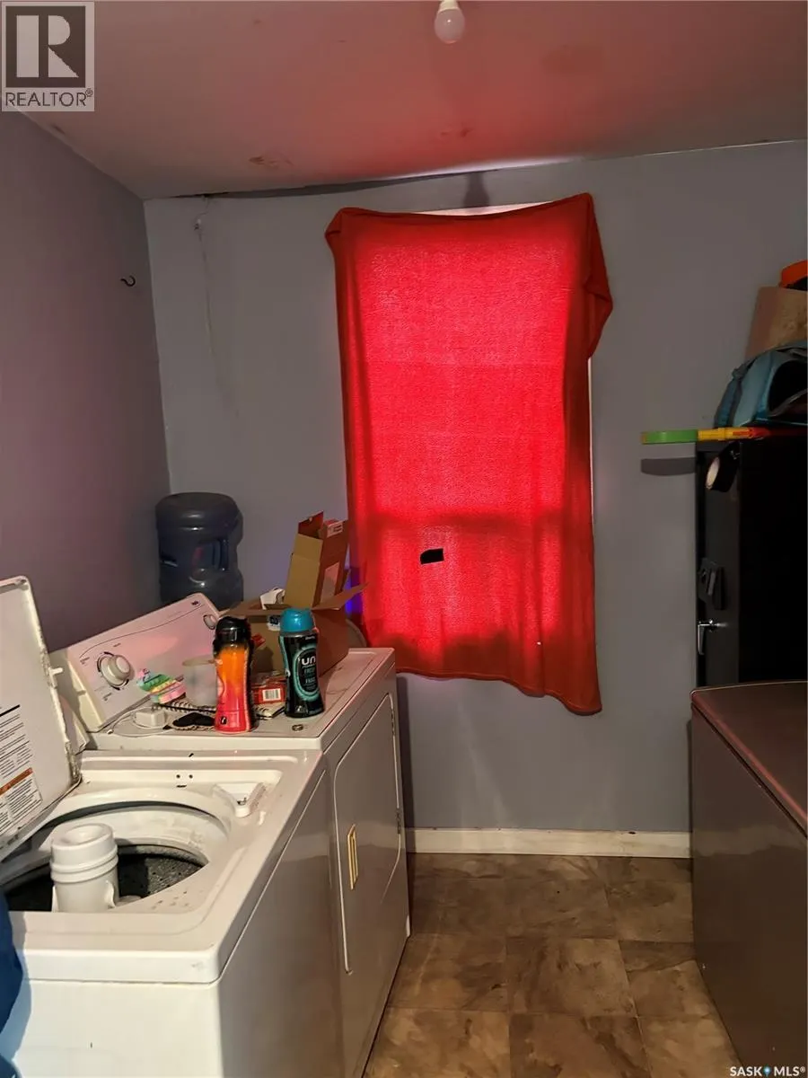 163 Duncan STREET W