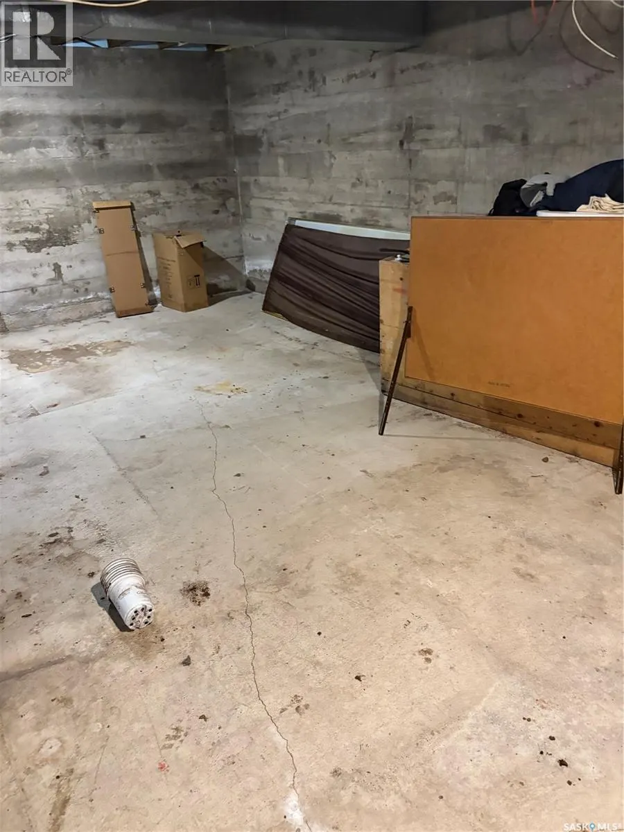 163 Duncan STREET W