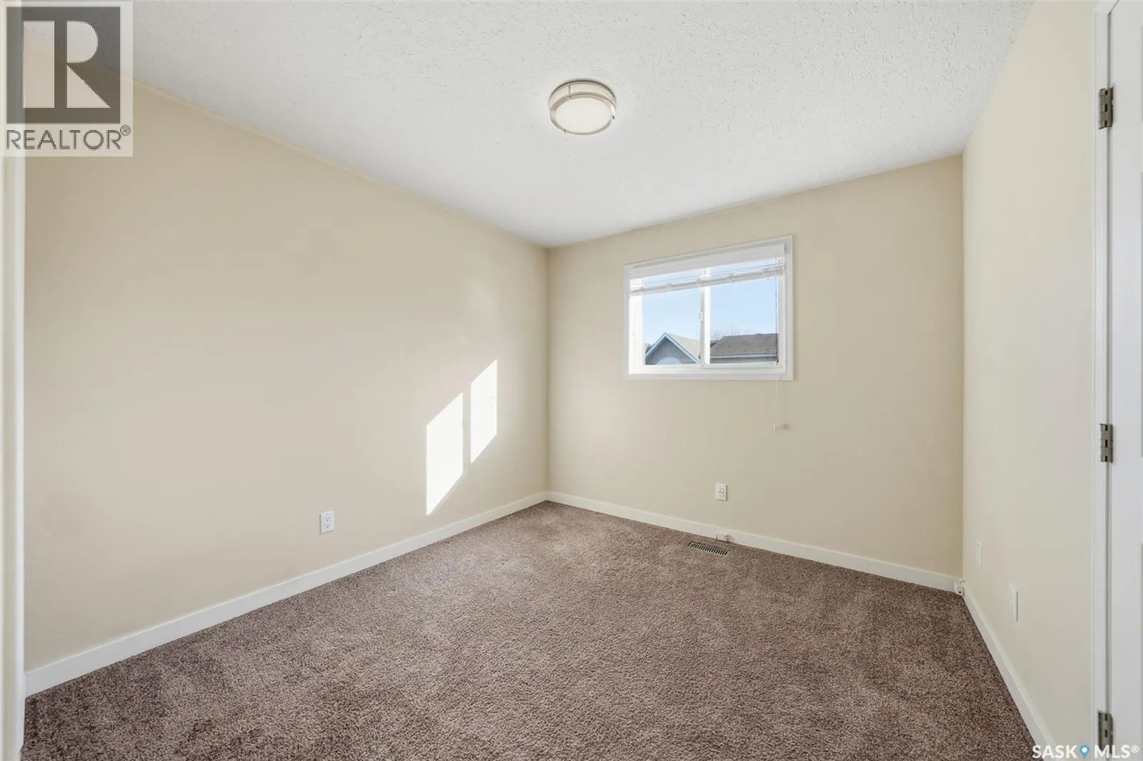 119 320 Heritage CRESCENT