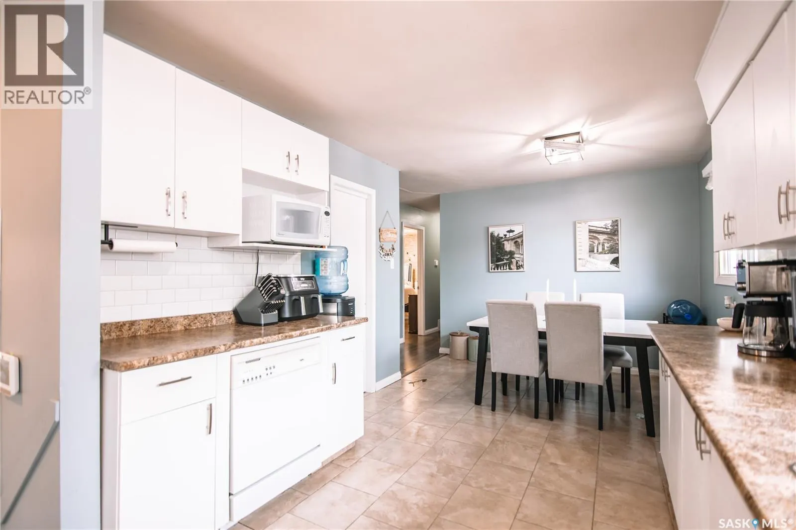 132 Nagel CRESCENT