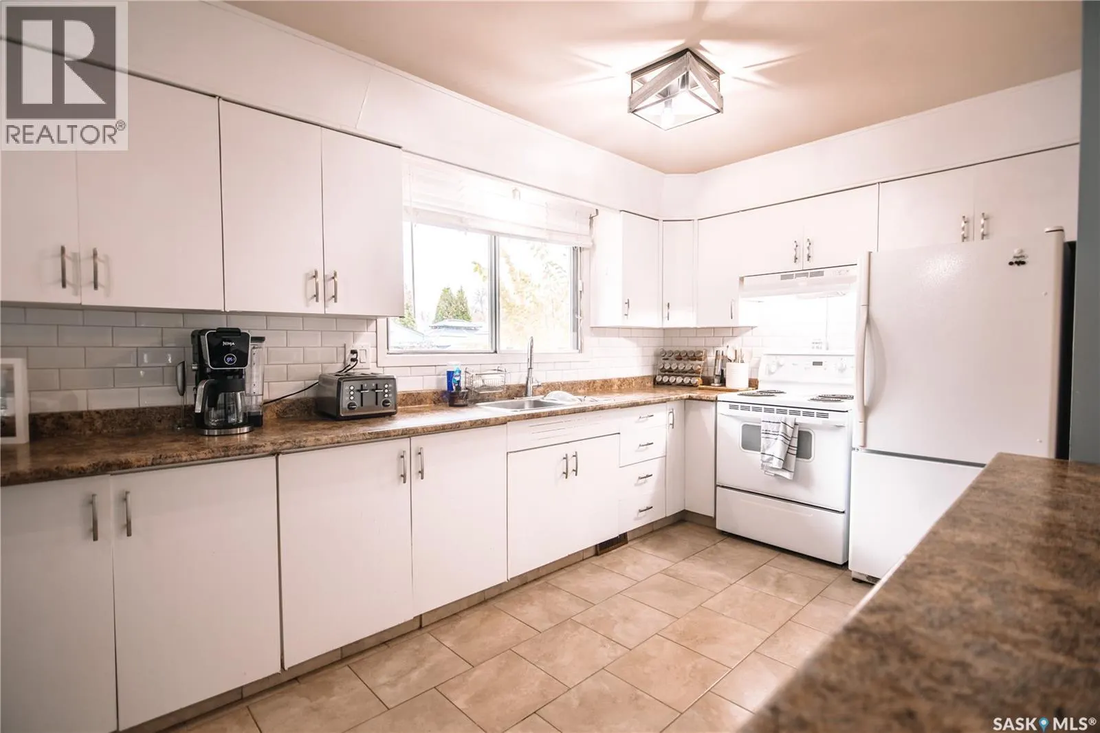132 Nagel CRESCENT