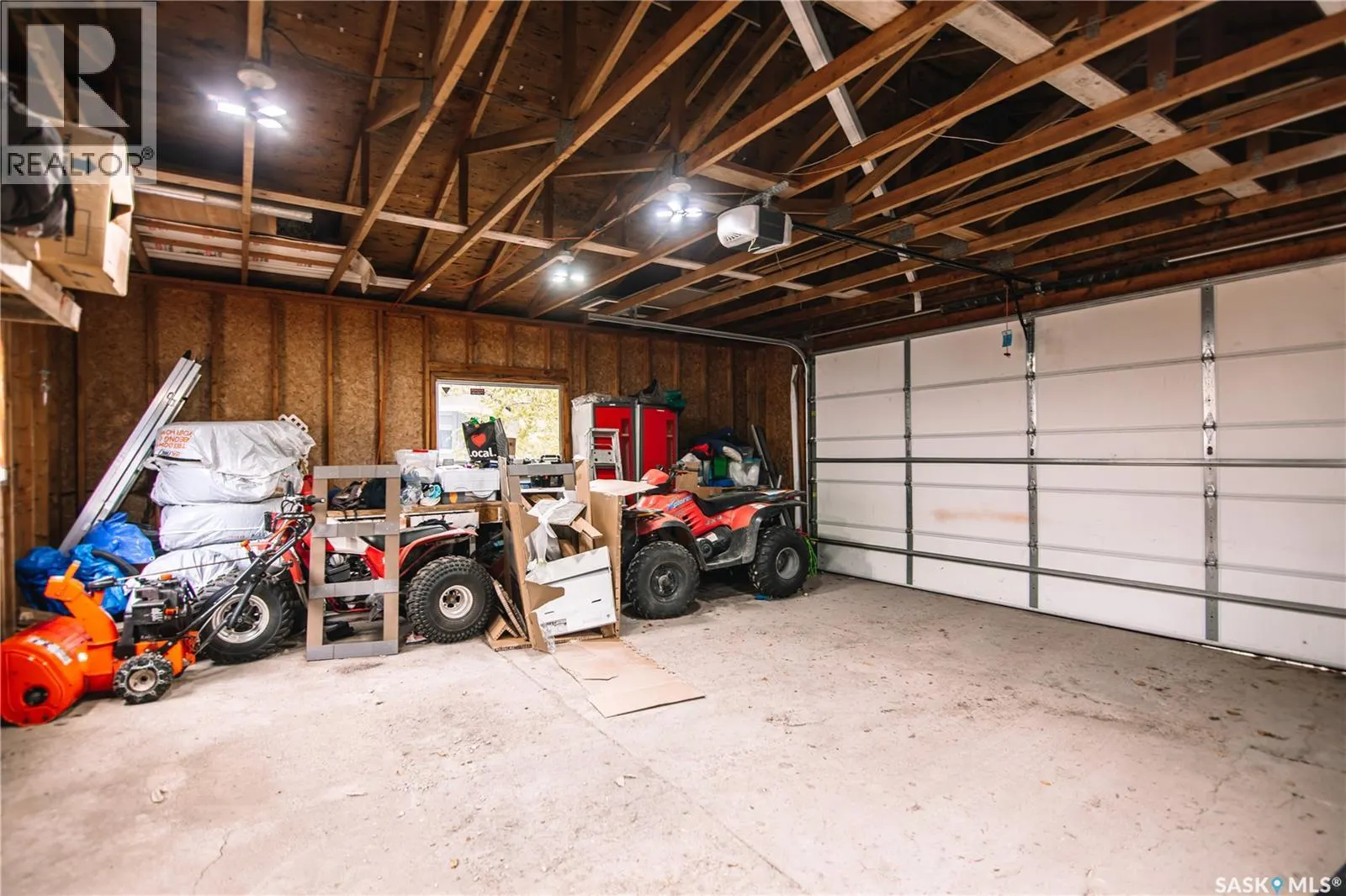 132 Nagel CRESCENT