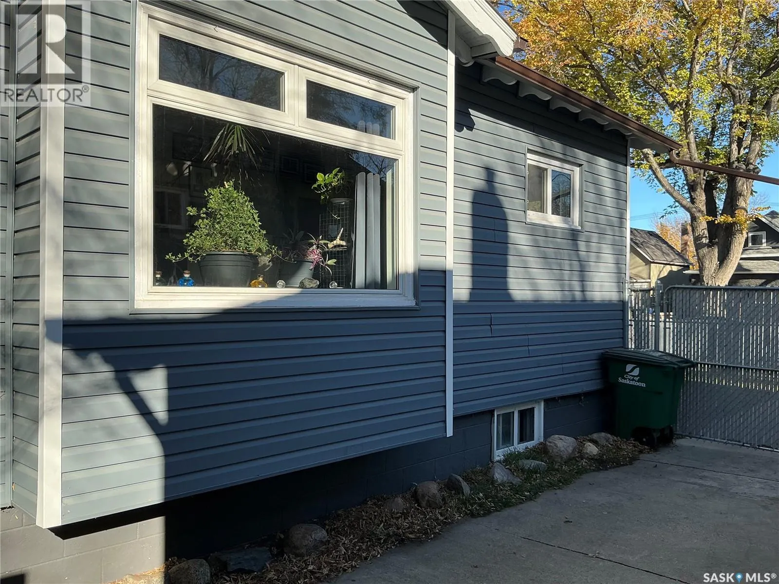 329 I AVENUE S