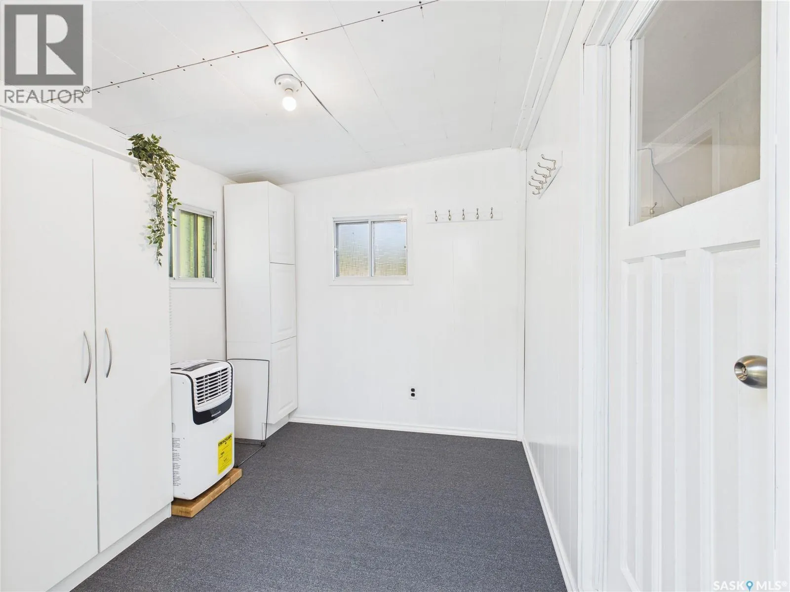 SK 43 Eastview Trailer COURT