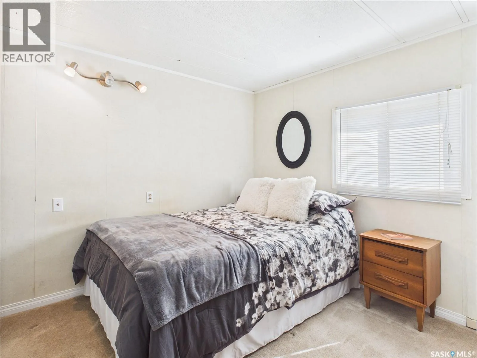 SK 43 Eastview Trailer COURT