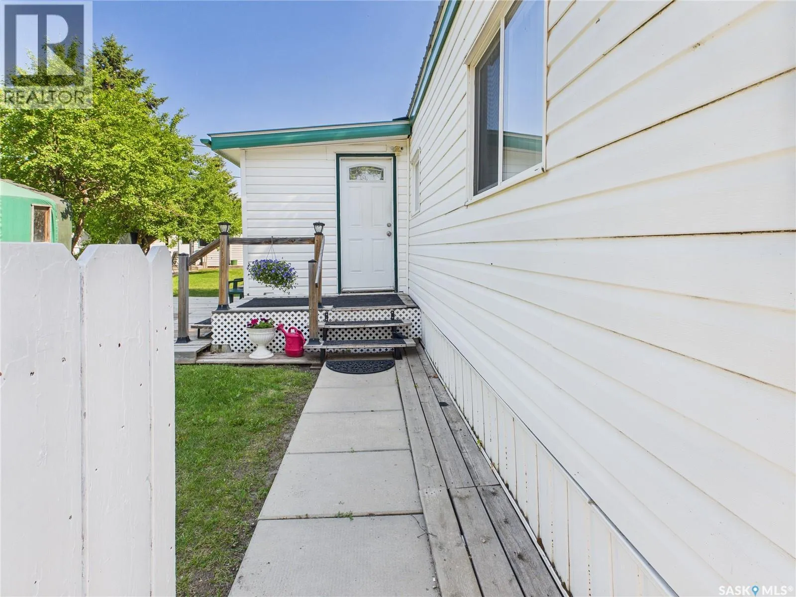 SK 43 Eastview Trailer COURT