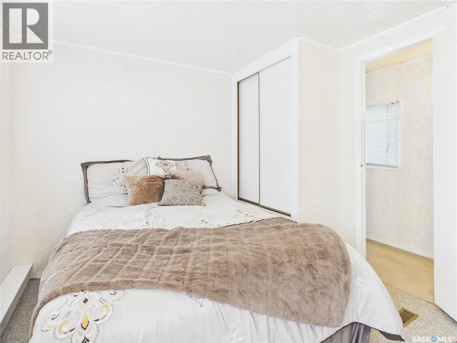 SK 43 Eastview Trailer COURT