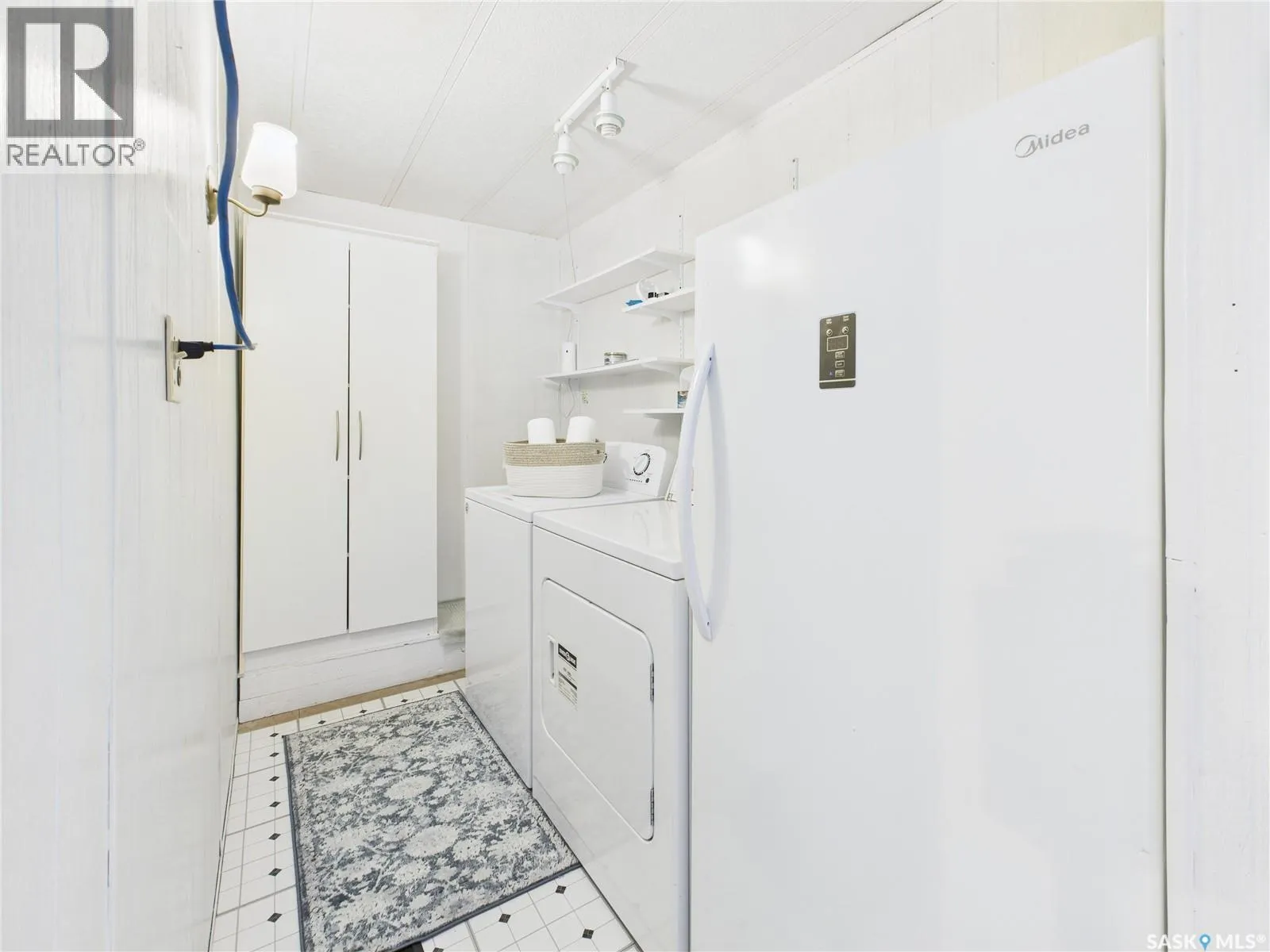 SK 43 Eastview Trailer COURT