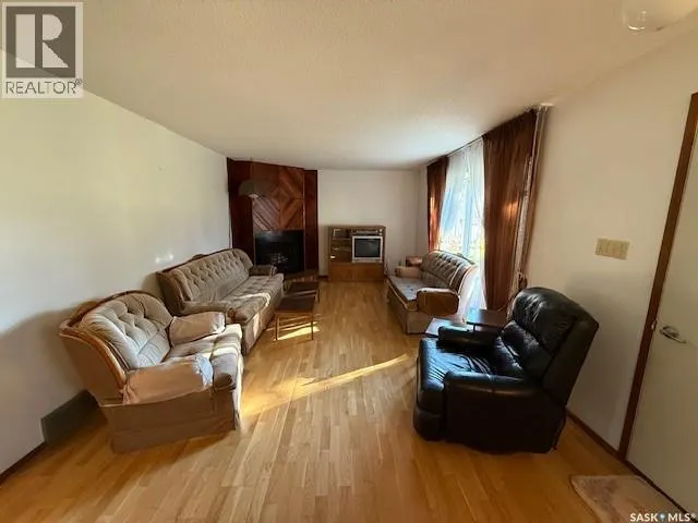 128 First AVENUE S