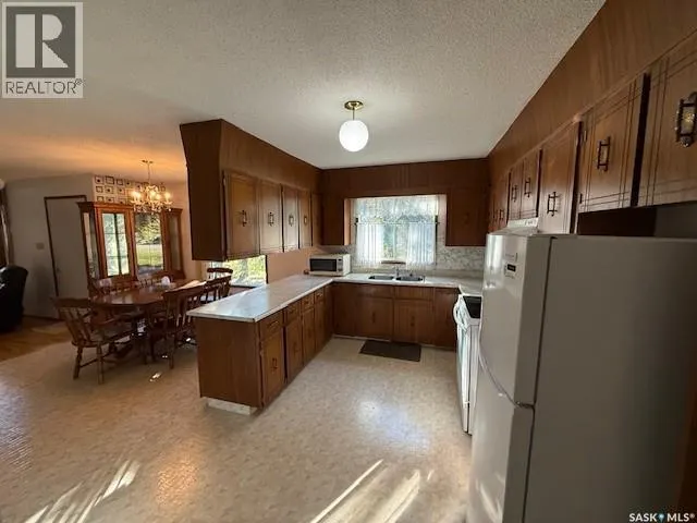 128 First AVENUE S