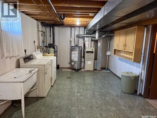 128 First AVENUE S
