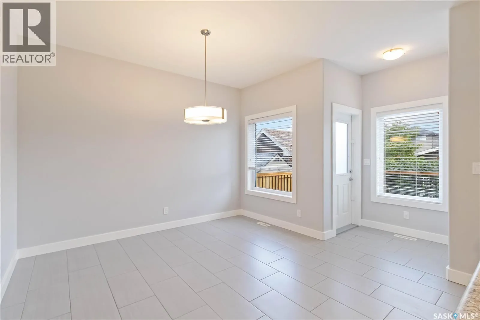 426 Veltkamp CRESCENT