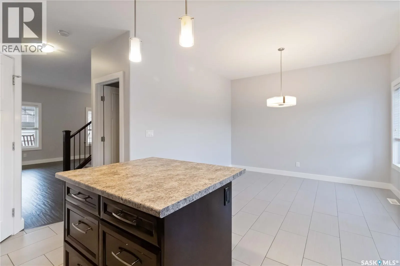 426 Veltkamp CRESCENT