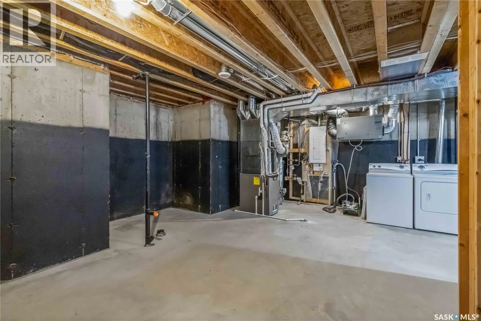 426 Veltkamp CRESCENT