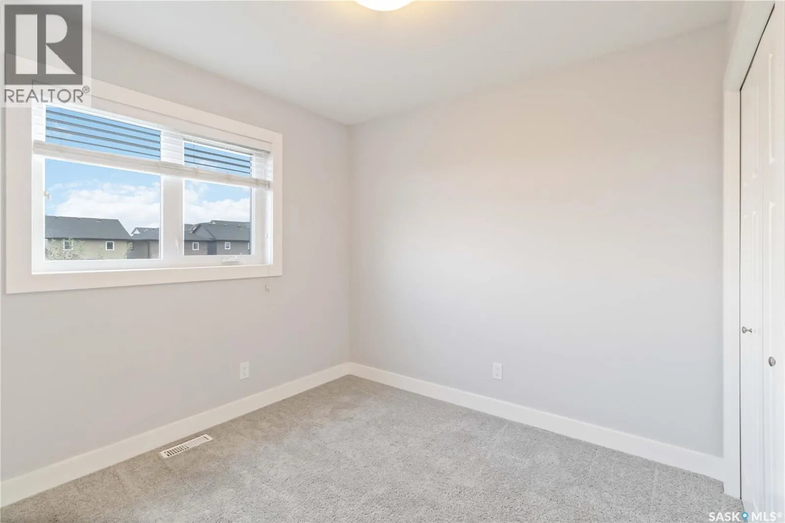 426 Veltkamp CRESCENT