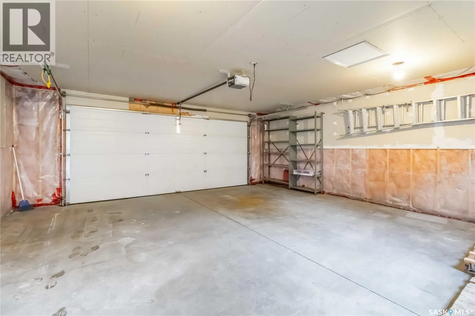 426 Veltkamp CRESCENT