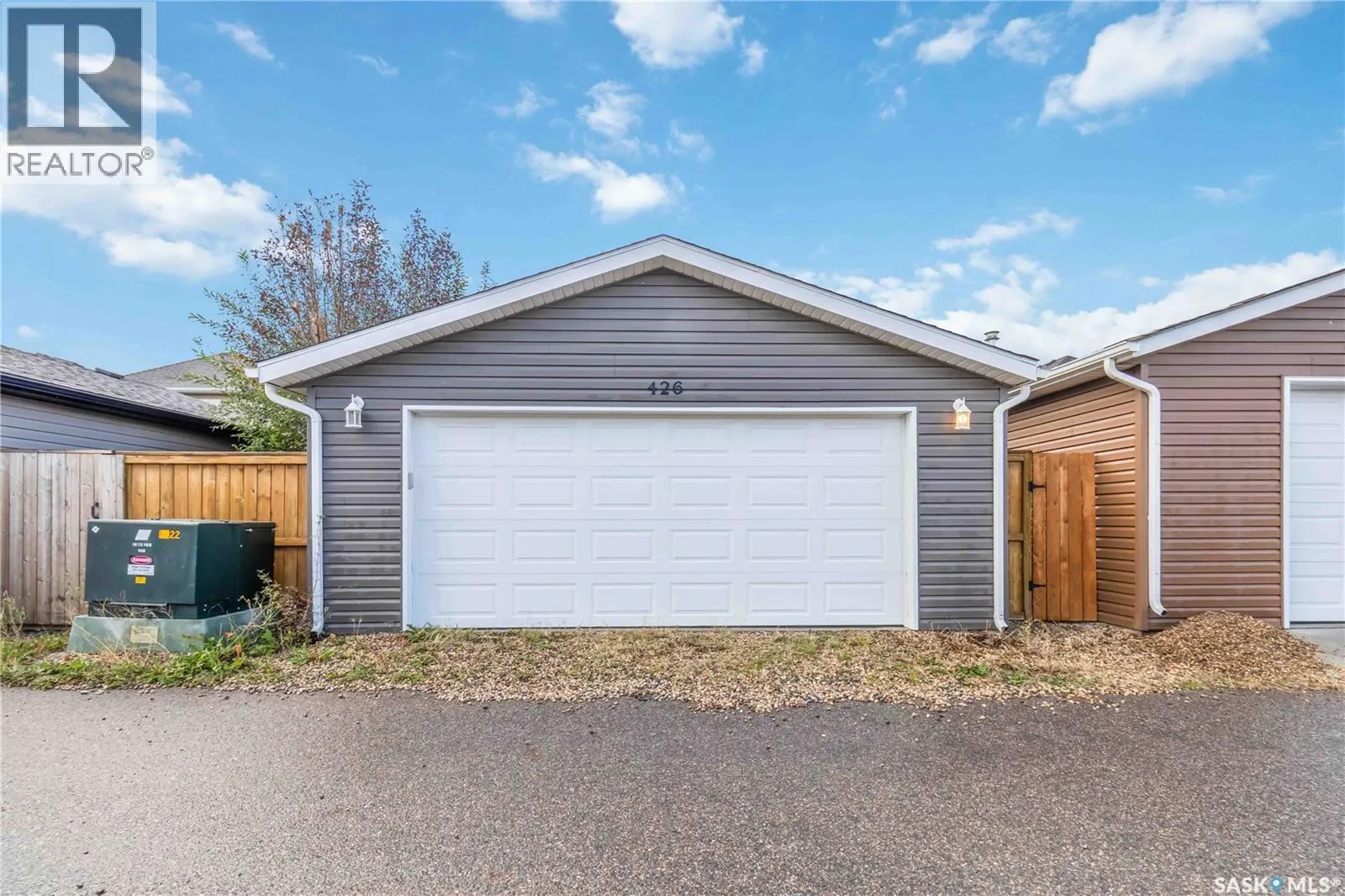 426 Veltkamp CRESCENT