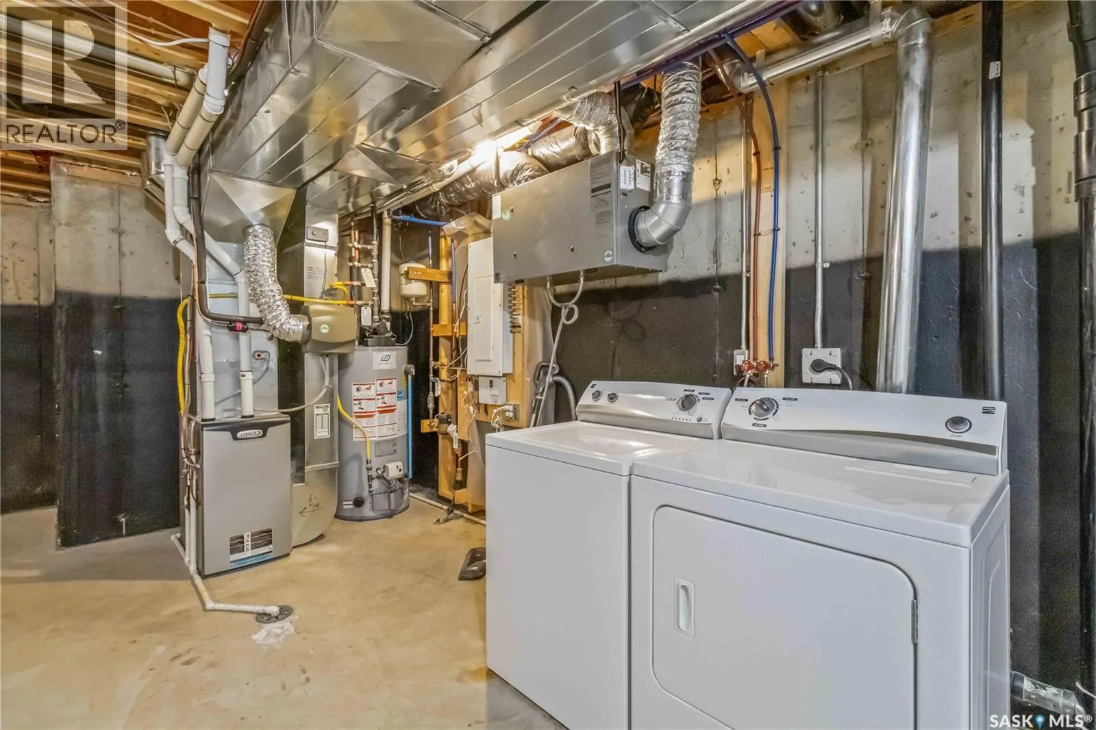 426 Veltkamp CRESCENT