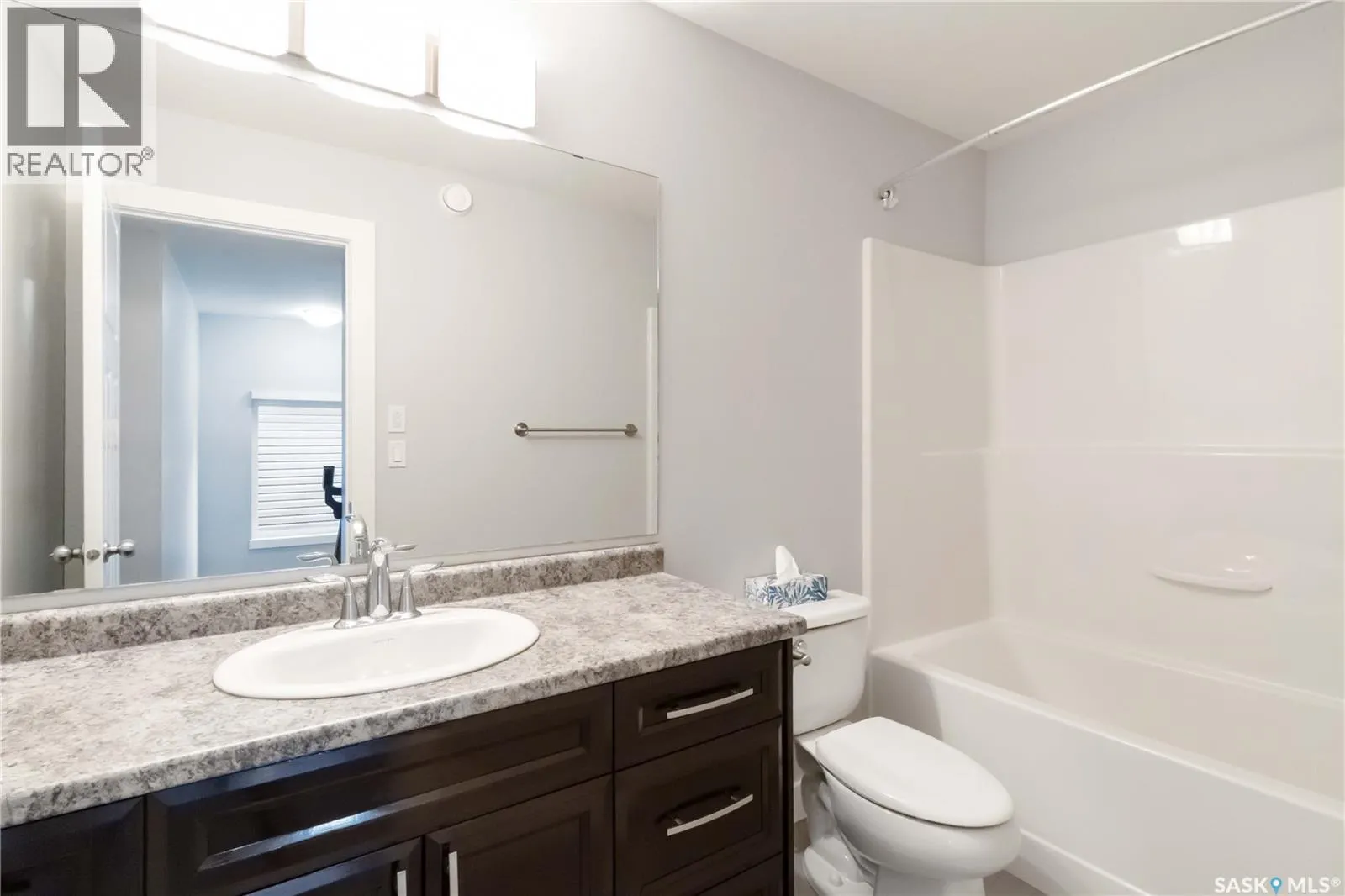 426 Veltkamp CRESCENT