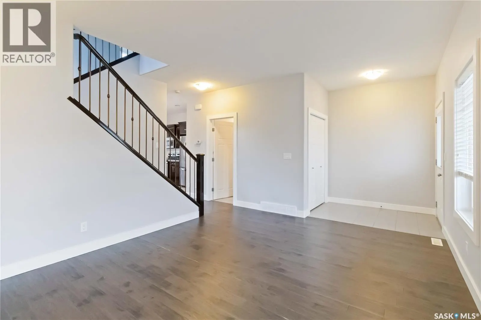 426 Veltkamp CRESCENT