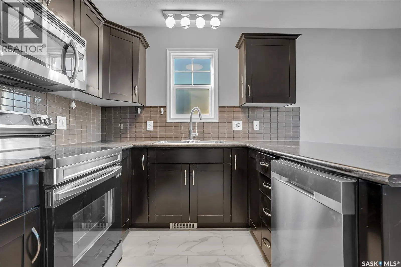 522 150 Langlois WAY