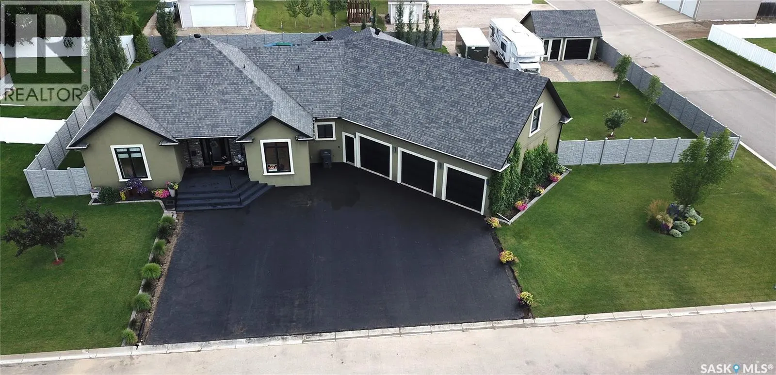 15 Broadway STREET S