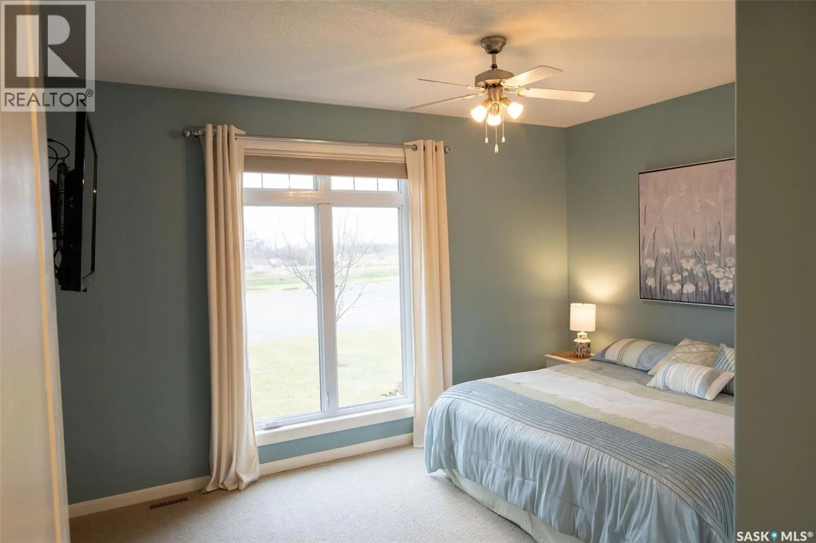 15 Broadway STREET S