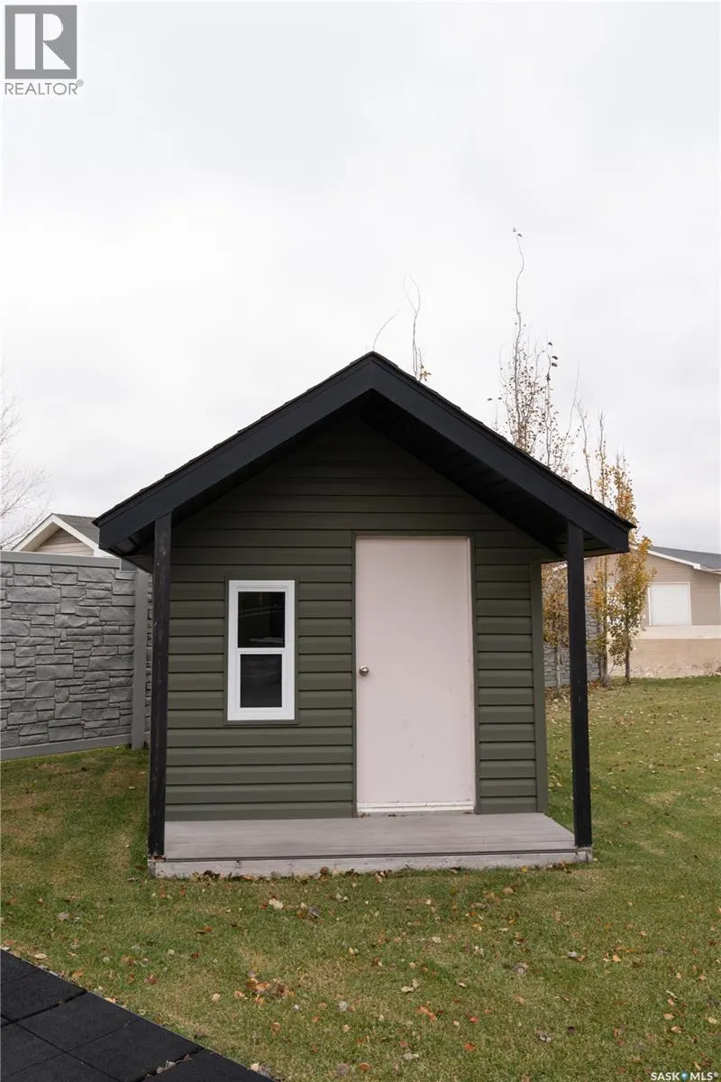 15 Broadway STREET S