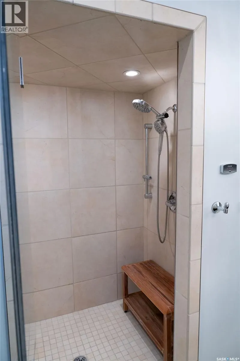 15 Broadway STREET S