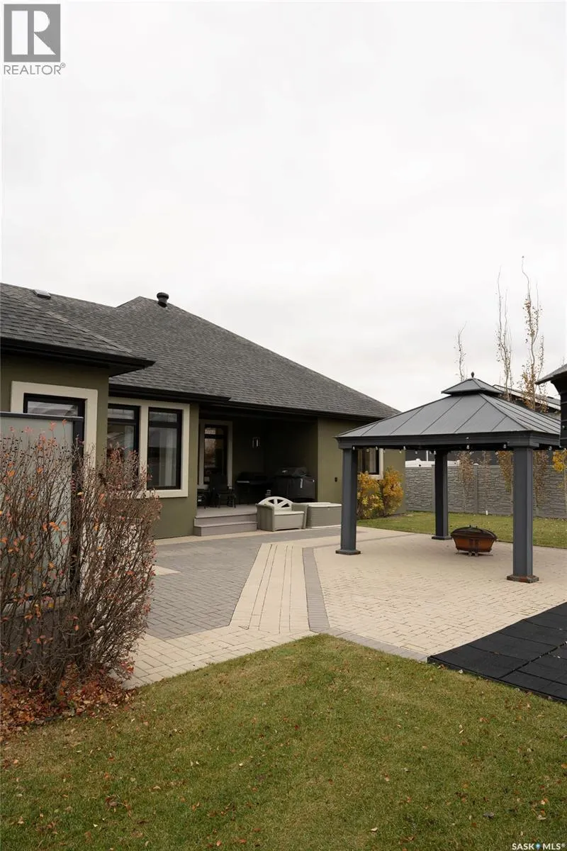 15 Broadway STREET S