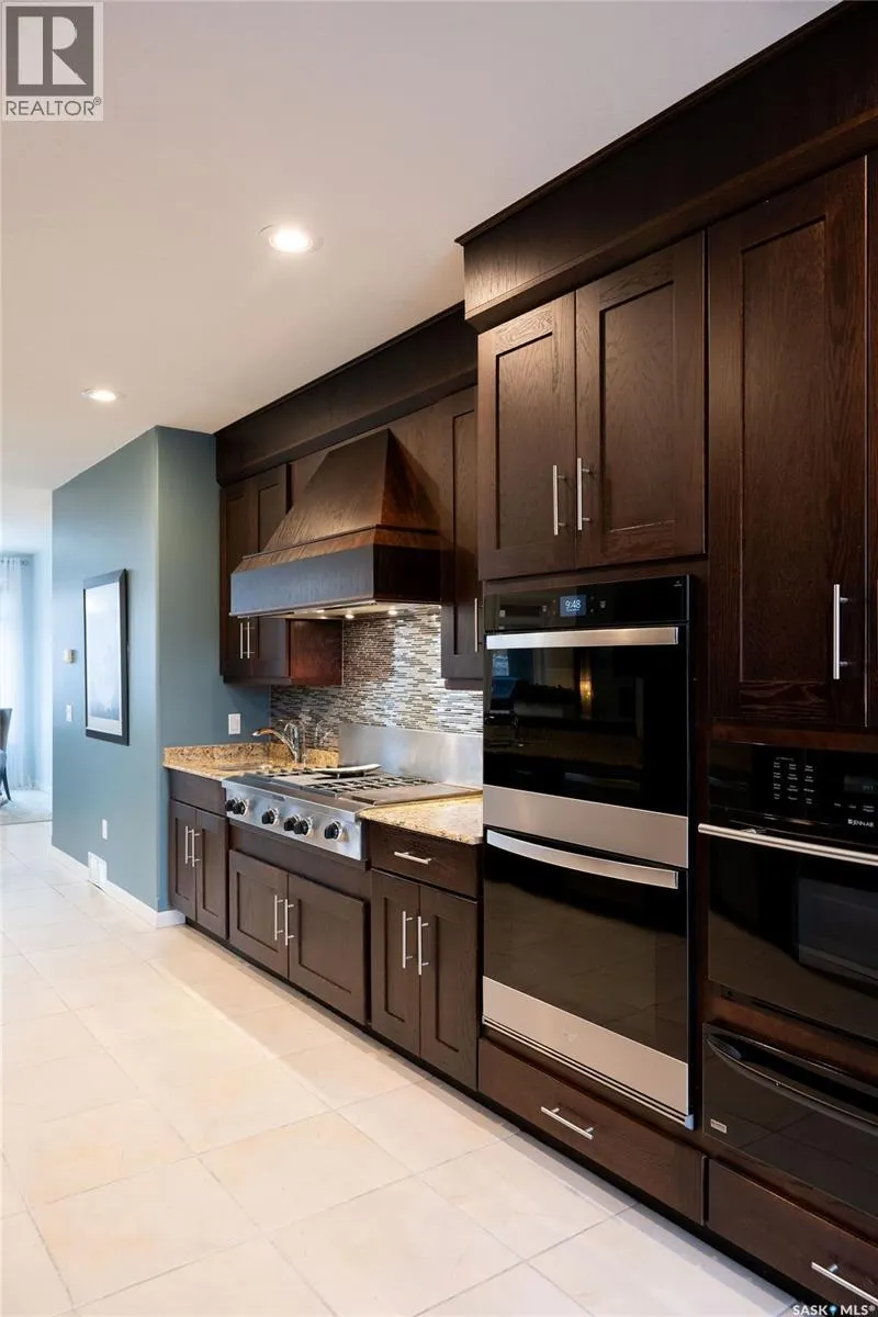 15 Broadway STREET S