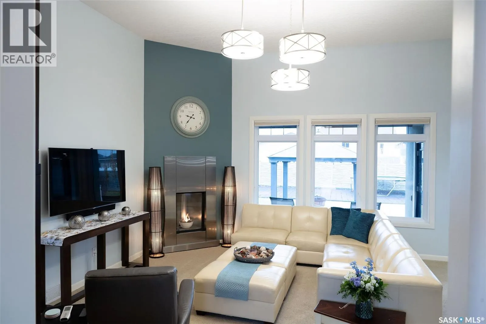 15 Broadway STREET S