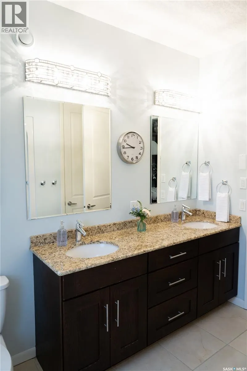 15 Broadway STREET S