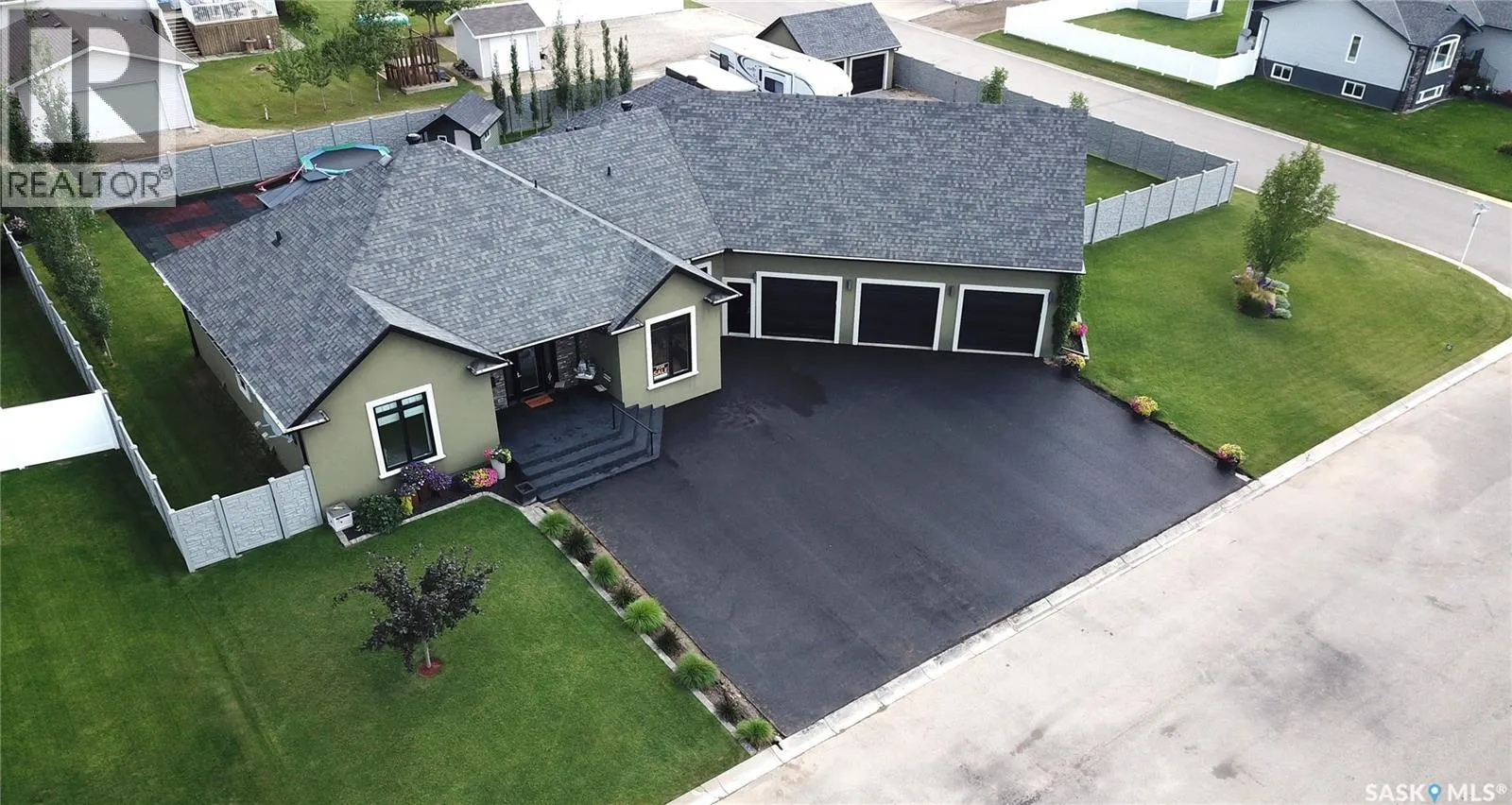 15 Broadway STREET S