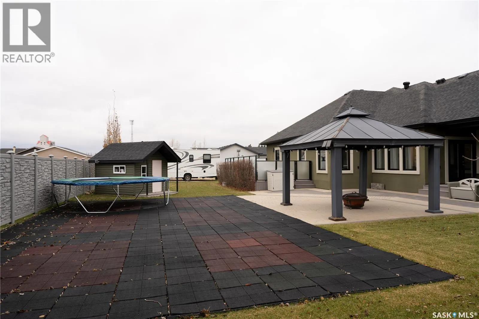 15 Broadway STREET S