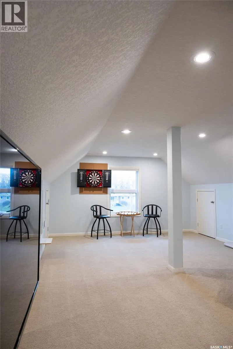 15 Broadway STREET S