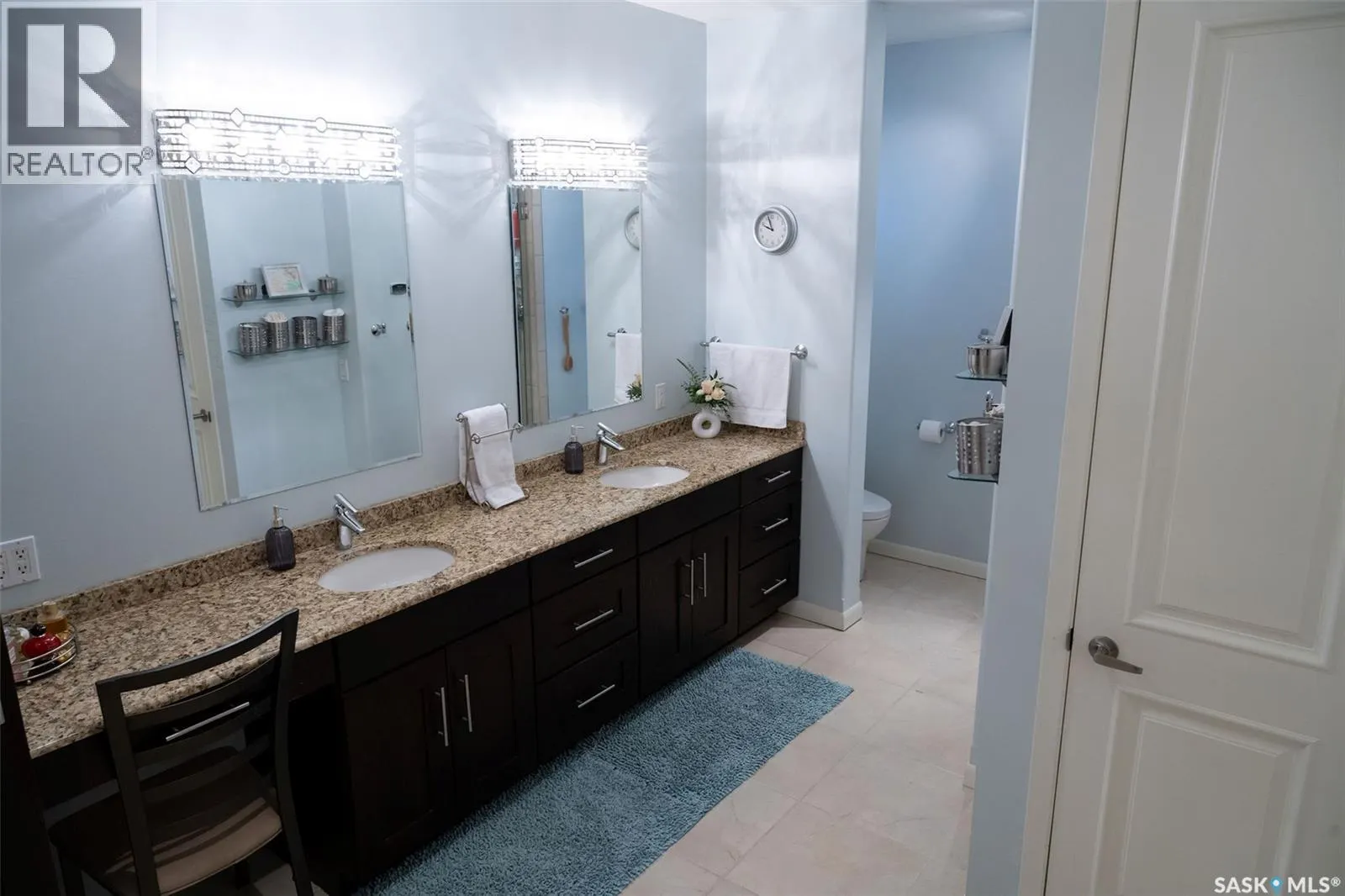 15 Broadway STREET S