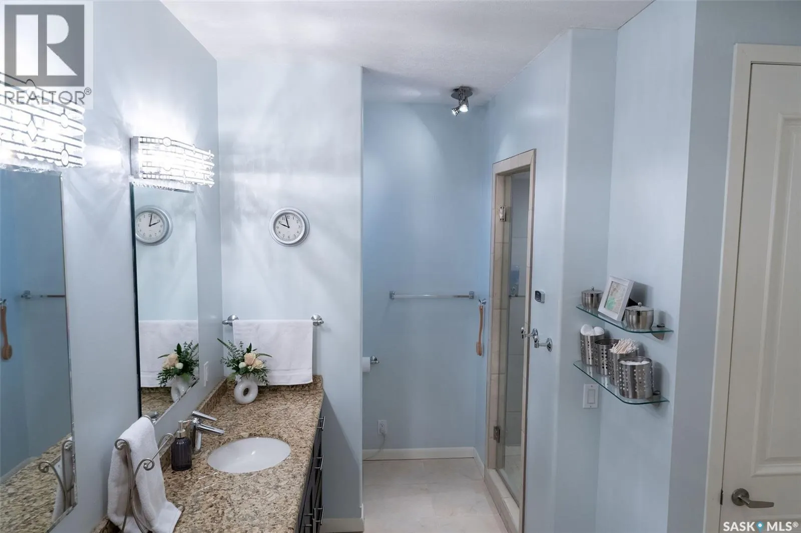 15 Broadway STREET S