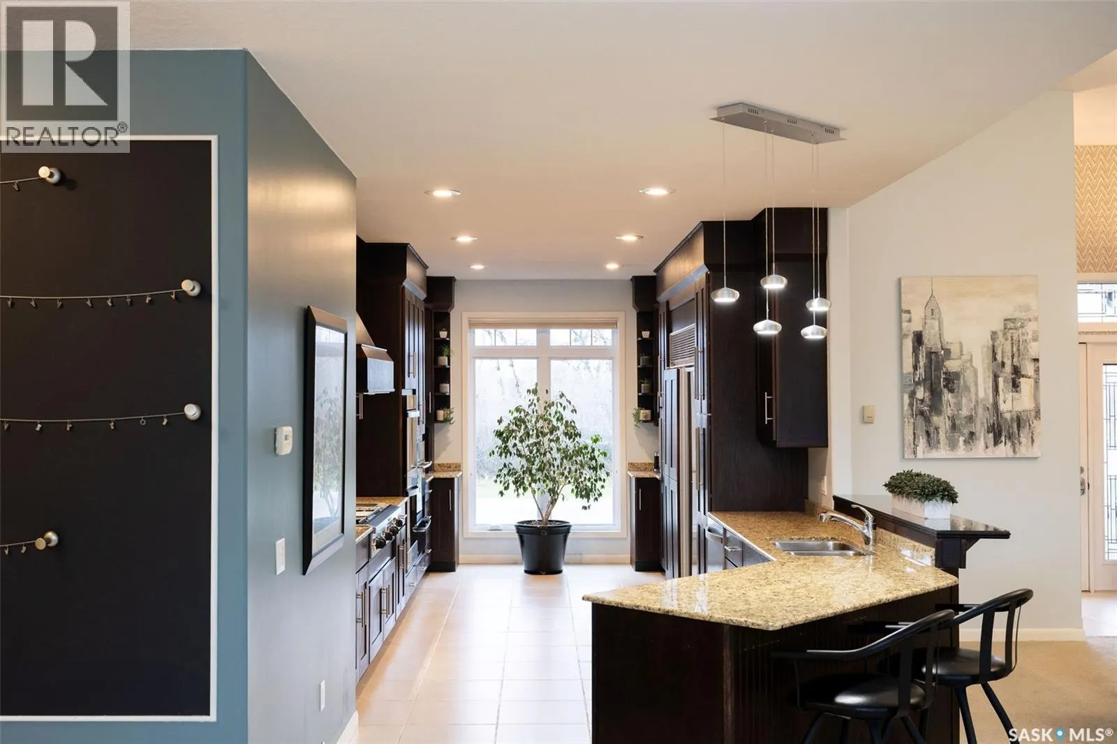 15 Broadway STREET S