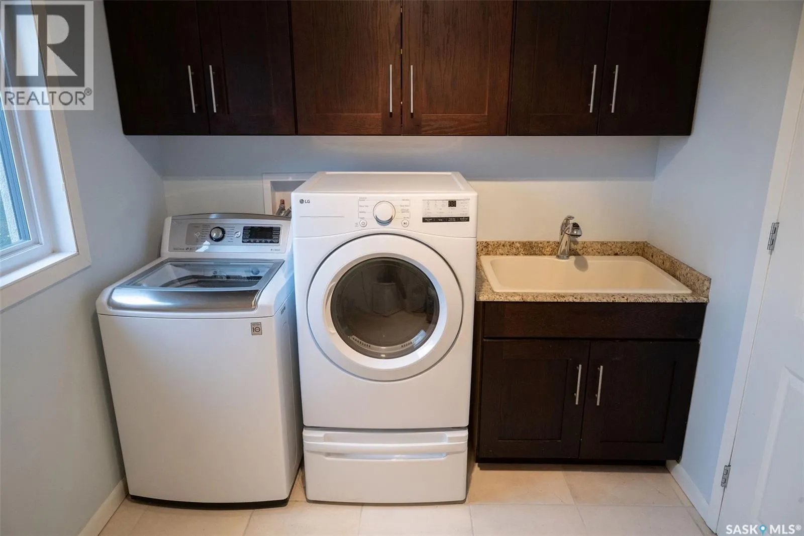 15 Broadway STREET S