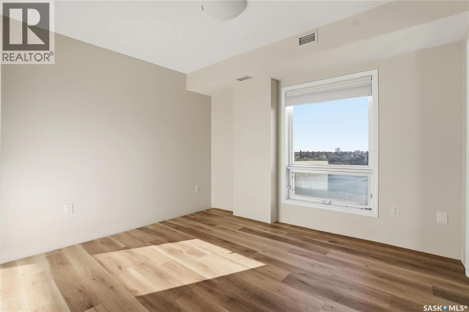 1308 902 Spadina CRESCENT E