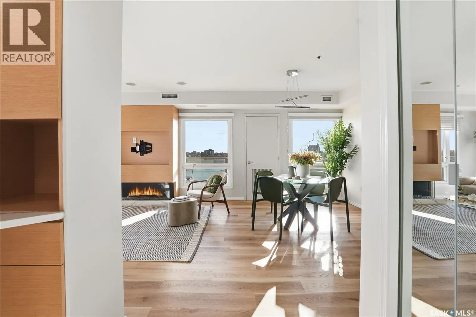 1308 902 Spadina CRESCENT E