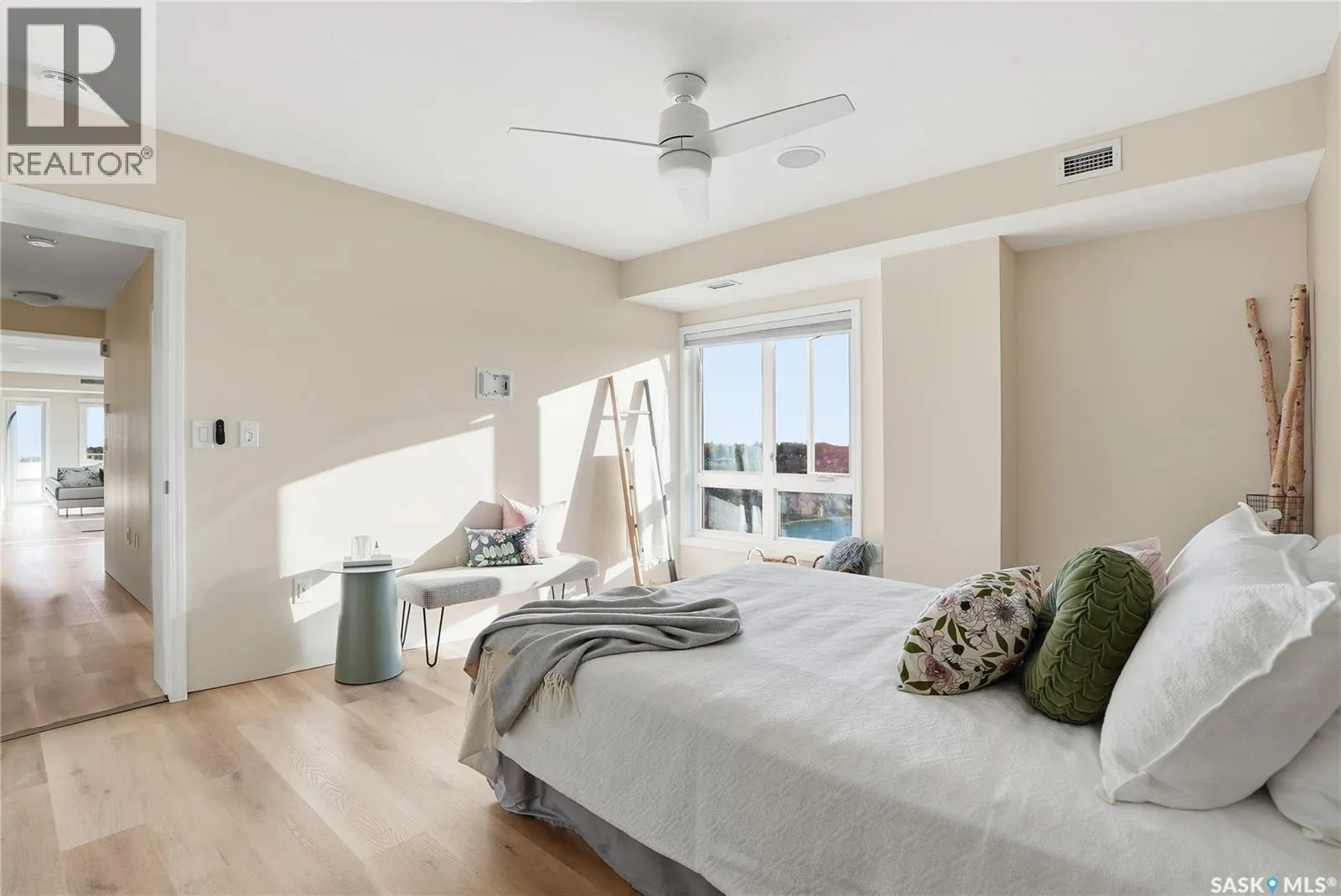 1308 902 Spadina CRESCENT E