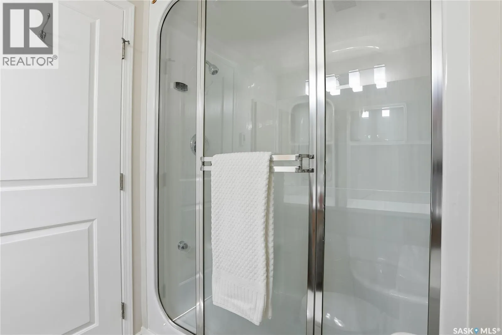 1308 902 Spadina CRESCENT E