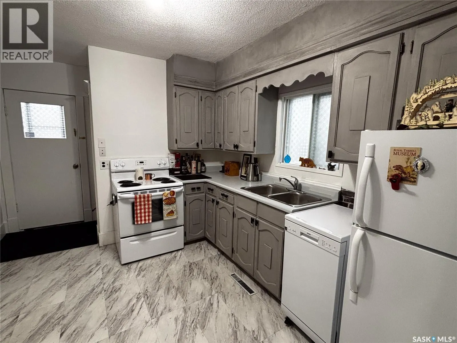 1503 Broadway AVENUE