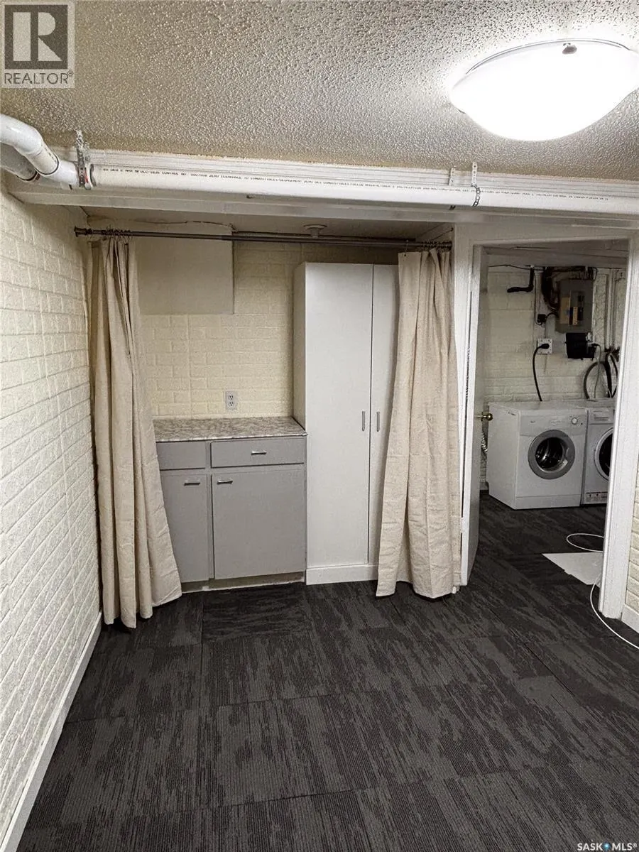 1503 Broadway AVENUE