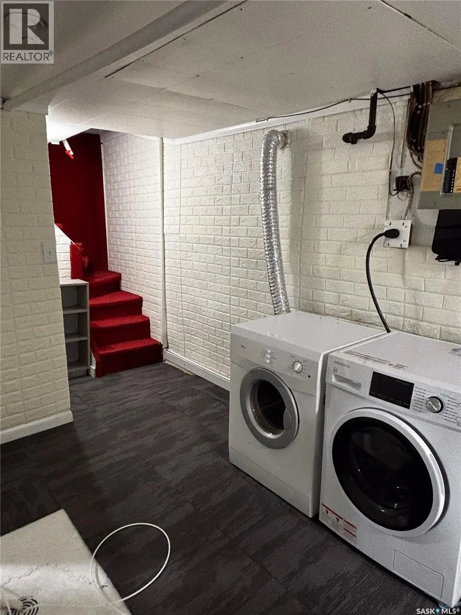 1503 Broadway AVENUE