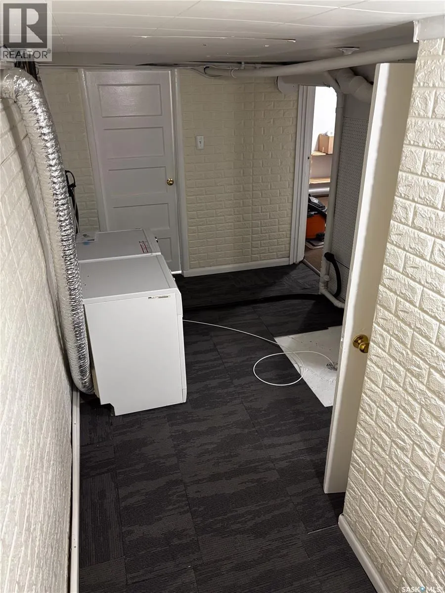 1503 Broadway AVENUE