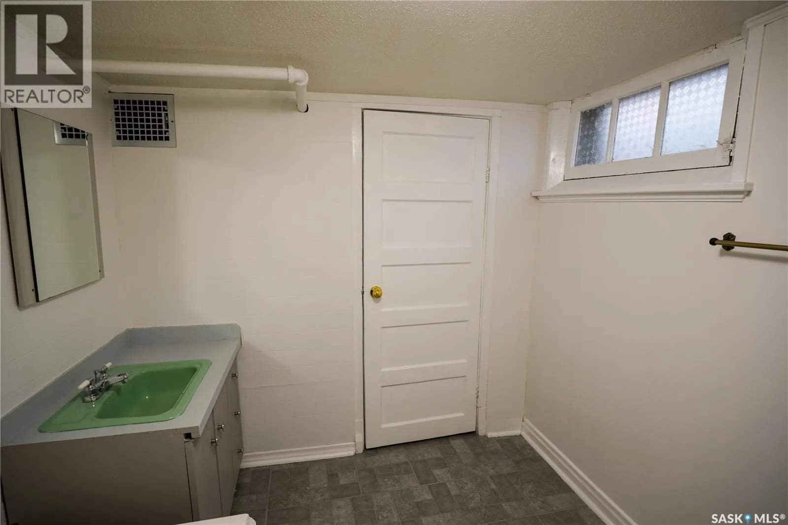 1503 Broadway AVENUE